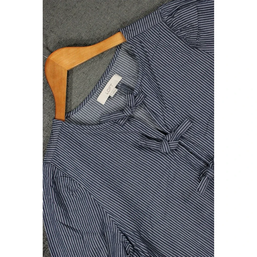 Loft Navy Blue White Pinstripe Tie Front Keyhole Peplum Blouse Large Cotton 0833